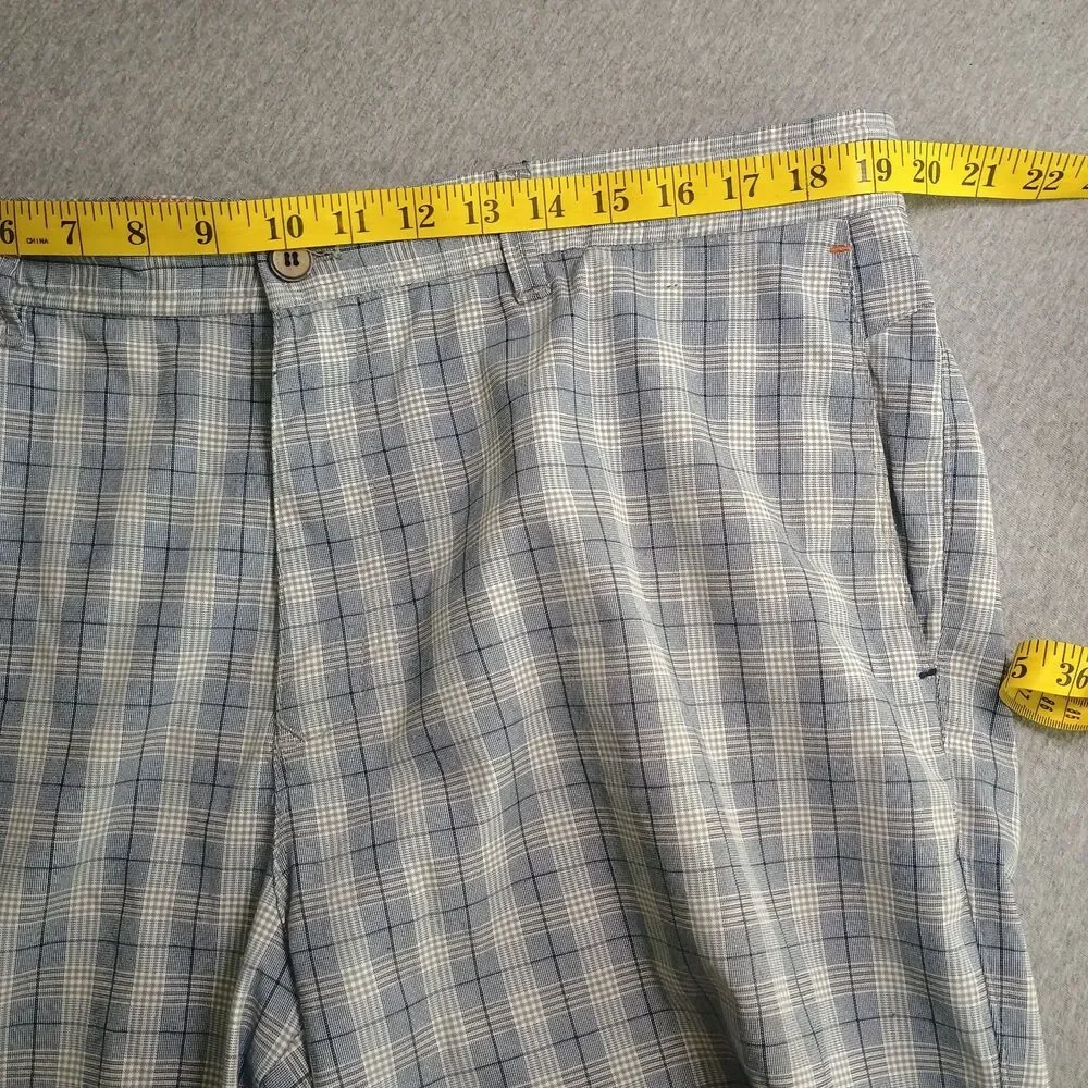 Tommy Bahama Paradise Tech Men 38x10 Inch Gray Plaid Shorts Stretch Nylon Blend